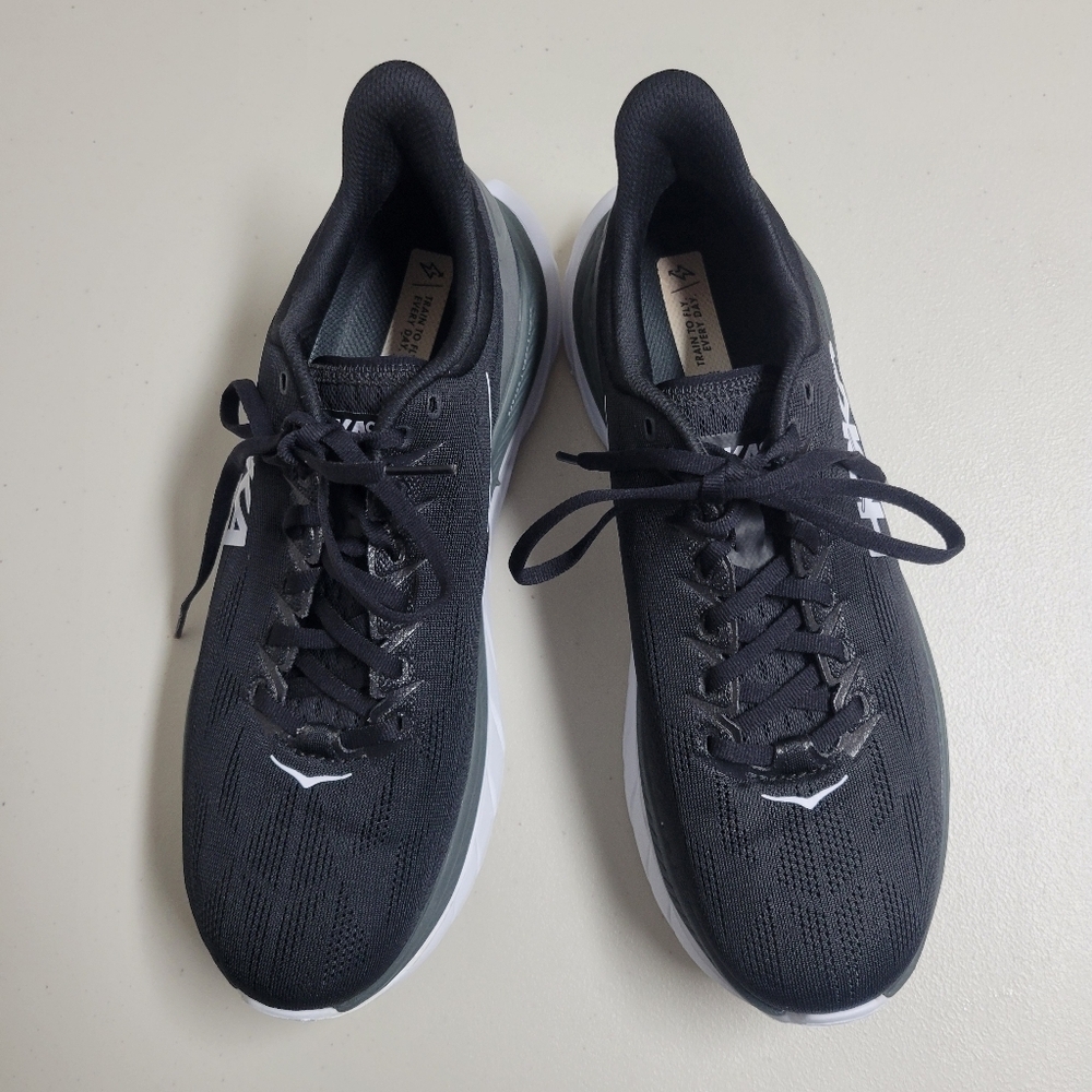 Hoka One One Mach 4 Men's Size 9.5D.